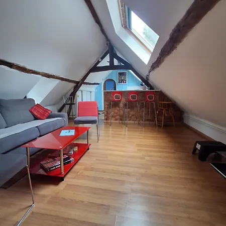 A L'etage D'une Longere Normande *